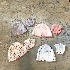 Lot of four 0-3 months hats and mittens